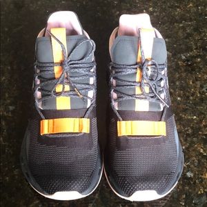 ON Cloudnova Sneaker